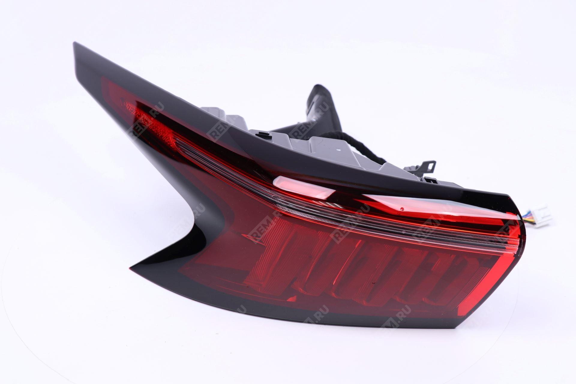 چراغ عقب راست روی گلگیر چری